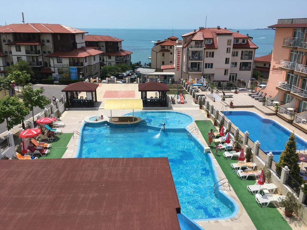 Hotel Corona Sveti Vlas Exterior photo